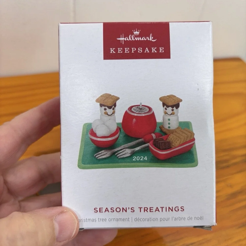 Hallmark 2024 Keepsake Ornament‎ Season's Treatings S'mores Marshmallows #16 NEW